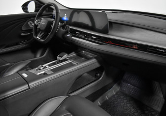 Подержанный автомобиль Chery Arrizo 8 2023 года (13 фото)