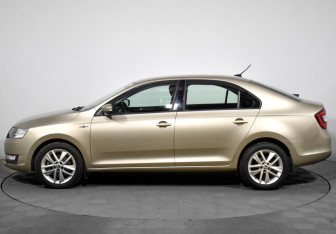 Подержанный автомобиль Skoda Rapid Liftback 2019 года (8 фото)