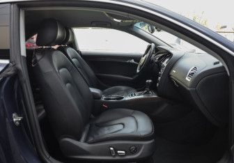 Подержанный автомобиль Audi A5 Coupe 2015 года (21 фото)