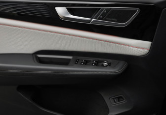 Подержанный автомобиль Volkswagen Teramont 2024 года (26 фото)