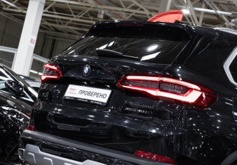 Подержанный автомобиль BMW X5 2019 года (9 фото)