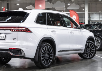 Подержанный автомобиль Geely Monjaro 2025 года (9 фото)