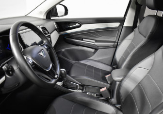 Подержанный автомобиль Jetta VS7 2023 года (10 фото)