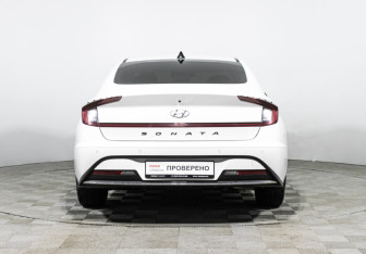 Подержанный автомобиль Hyundai Sonata 2020 года (6 фото)
