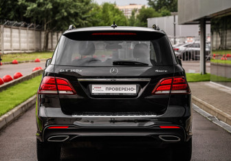 Подержанный автомобиль Mercedes-Benz GLE 2017 года (7 фото)