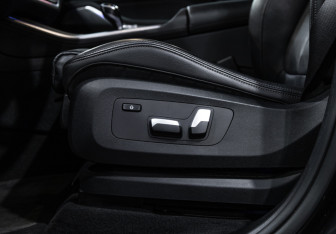 Подержанный автомобиль BMW X5 2019 года (23 фото)