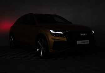Подержанный автомобиль Audi Q8 2019 года (33 фото)