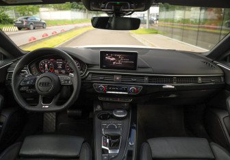 Подержанный автомобиль Audi A5 Liftback 2019 года (11 фото)