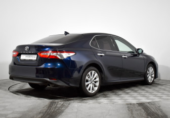 Подержанный автомобиль Toyota Camry Sedan 2018 года (5 фото)