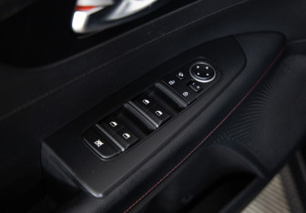 Подержанный автомобиль Kia K3 Hatchback 2021 года (22 фото)