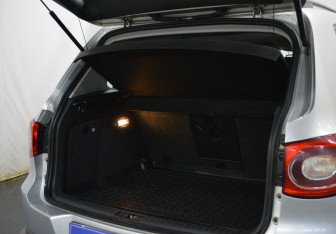 Подержанный автомобиль Volkswagen Tiguan 2010 года (11 фото)
