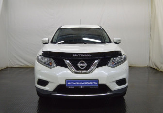 Подержанный автомобиль Nissan X-Trail 2016 года (2 фото)