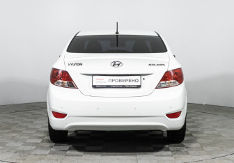 Подержанный автомобиль Hyundai Solaris Sedan 2013 года (6 фото)