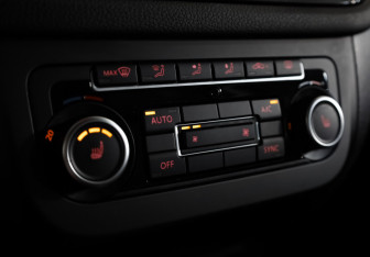 Подержанный автомобиль Volkswagen Tiguan 2013 года (14 фото)