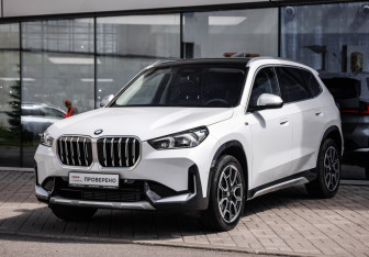 Подержанный автомобиль BMW X1 2024 года (3 фото)
