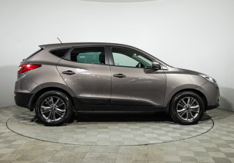 Подержанный автомобиль Hyundai ix35 2014 года (4 фото)