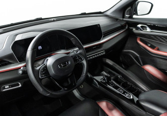 Подержанный автомобиль Geely Coolray 2024 года (11 фото)