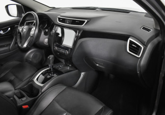 Подержанный автомобиль Nissan Qashqai 2017 года (12 фото)