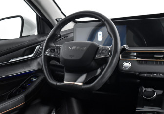 Подержанный автомобиль Exeed LX 2022 года (15 фото)