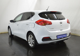 Подержанный автомобиль Kia Ceed Hatchback 2013 года (7 фото)