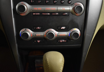 Подержанный автомобиль Nissan Teana 2011 года (22 фото)