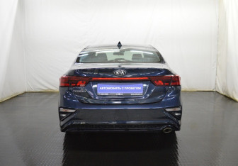 Подержанный автомобиль Kia Cerato Sedan 2021 года (6 фото)