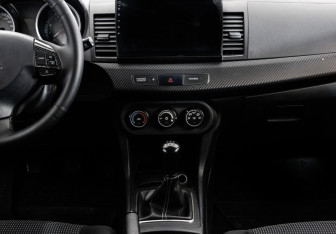 Подержанный автомобиль Mitsubishi Lancer Sedan 2008 года (12 фото)