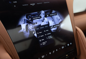 Подержанный автомобиль BYD Yangwang U8 2023 года (29 фото)