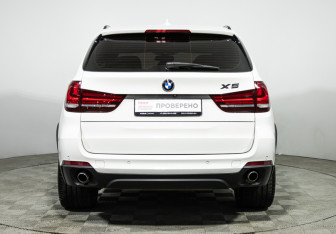 Подержанный автомобиль BMW X5 2015 года (6 фото)