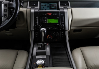 Подержанный автомобиль Land Rover Range Rover Sport 2007 года (14 фото)