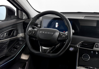 Подержанный автомобиль Exeed TXL 2023 года (16 фото)