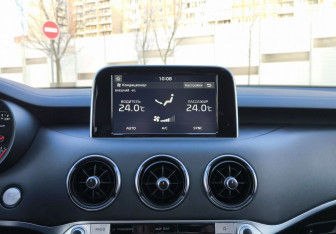 Подержанный автомобиль Kia Stinger 2018 года (23 фото)