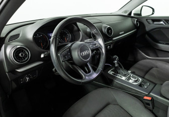 Подержанный автомобиль Audi A3 Sedan 2018 года (11 фото)
