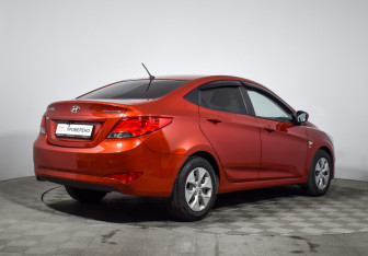 Подержанный автомобиль Hyundai Solaris Sedan 2015 года (5 фото)