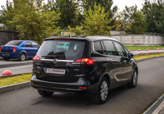 Подержанный автомобиль Opel Zafira Compactvan 2014 года (6 фото)