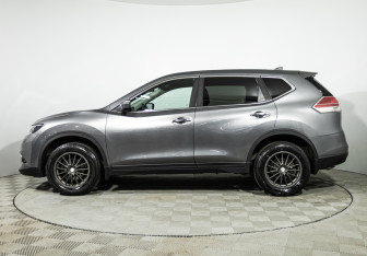 Подержанный автомобиль Nissan X-Trail 2017 года (8 фото)