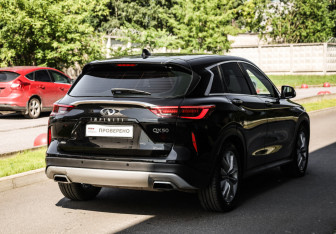 Подержанный автомобиль Infiniti QX50 2019 года (6 фото)