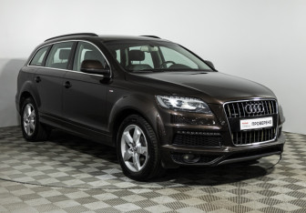 Подержанный автомобиль Audi Q7 2012 года (3 фото)