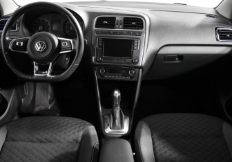 Подержанный автомобиль Volkswagen Polo Sedan 2019 года (13 фото)