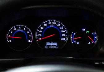 Подержанный автомобиль Hyundai Santa Fe 2011 года (12 фото)