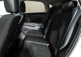 Подержанный автомобиль Mitsubishi ASX 2013 года (10 фото)