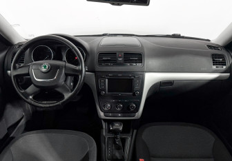 Подержанный автомобиль Skoda Yeti 2012 года (15 фото)