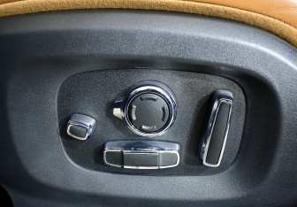 Подержанный автомобиль Jaguar XJ 2016 года (108 фото)