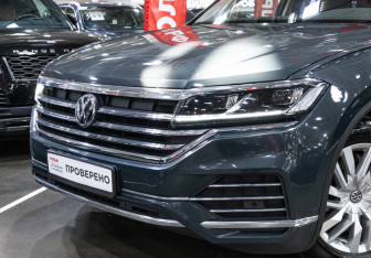 Подержанный автомобиль Volkswagen Touareg 2019 года (3 фото)
