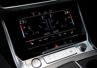 Подержанный автомобиль Audi A6 Sedan 2018 года (17 фото)