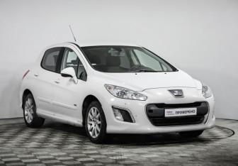 Подержанный автомобиль Peugeot 308 Hatchback 2011 года (3 фото)