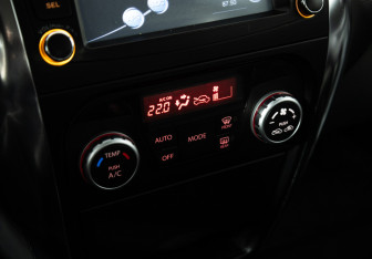 Подержанный автомобиль Suzuki SX4 Hatchback 2011 года (15 фото)