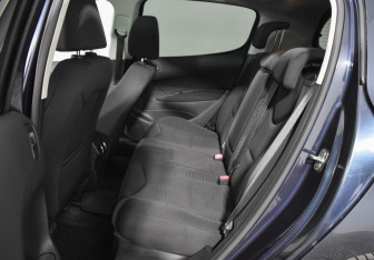 Подержанный автомобиль Peugeot 308 Hatchback 2012 года (11 фото)