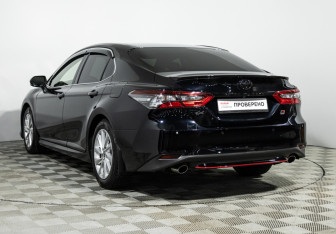 Подержанный автомобиль Toyota Camry Sedan 2023 года (7 фото)