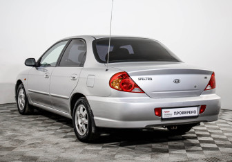 Подержанный автомобиль Kia Spectra Sedan 2009 года (7 фото)